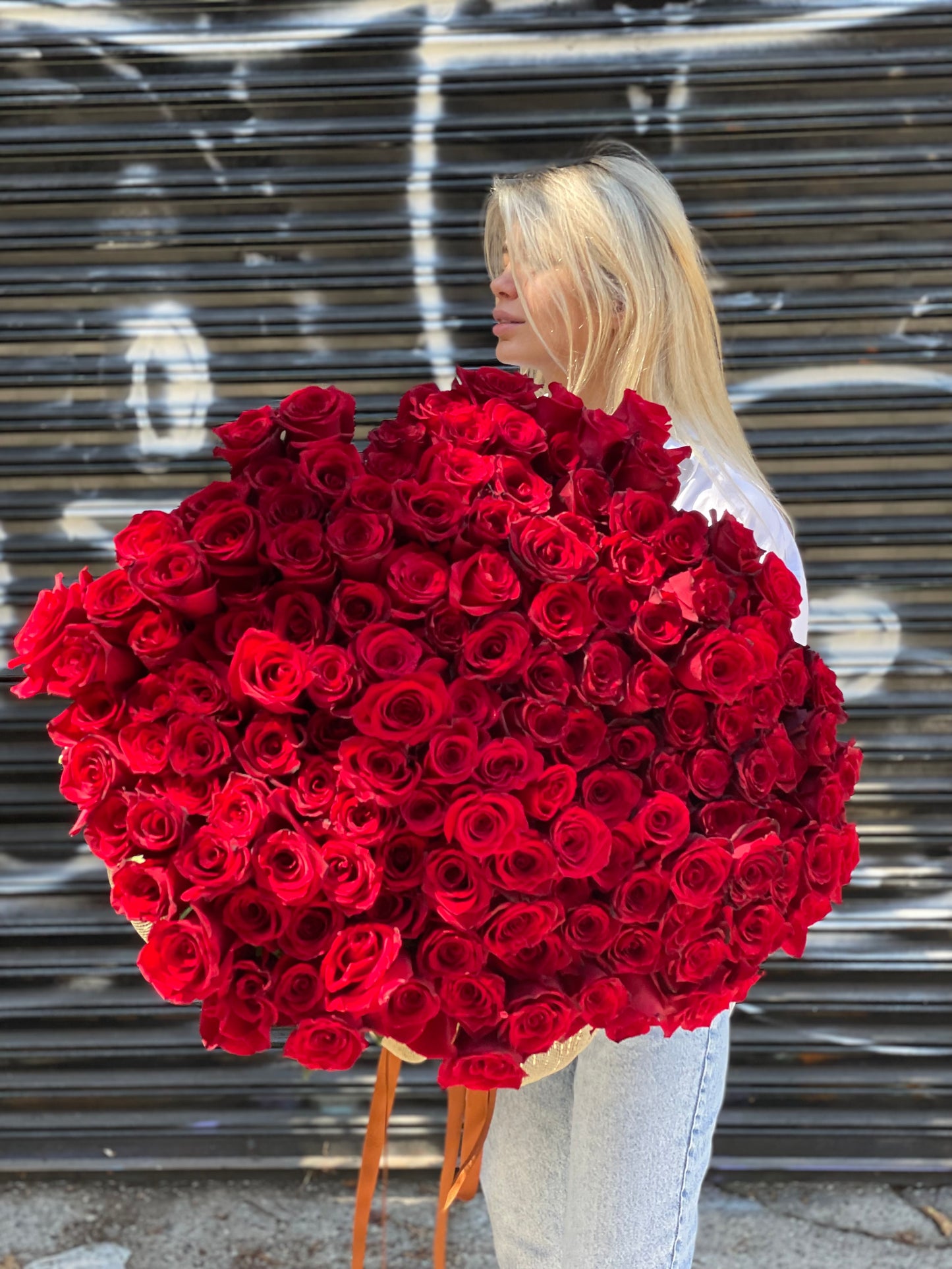 300 gorgeous red roses