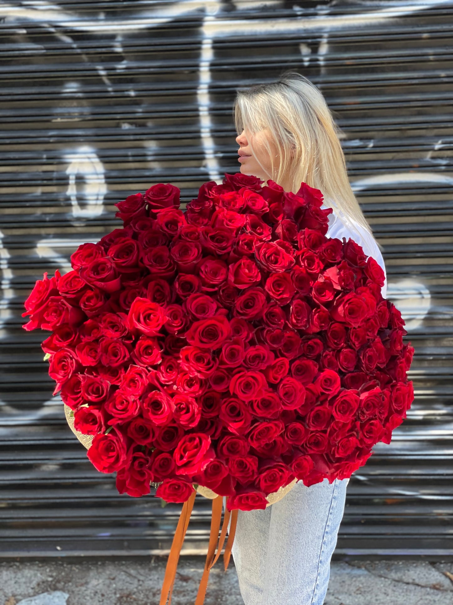 300 gorgeous red roses