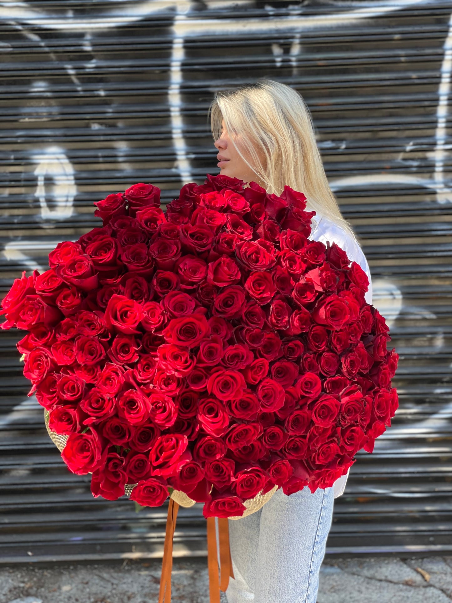 300 gorgeous red roses