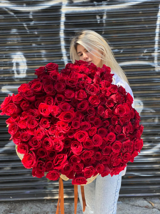 300 gorgeous red roses